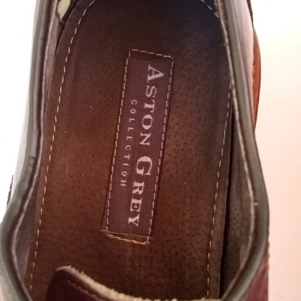 Aston Grey Men's leather Oxfords, 9.5,  Burgundy Brown, Pre-owned